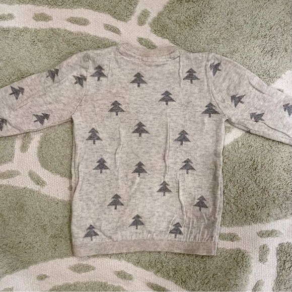 H&M Tree Print Embroidered Bear Crewneck Sweater in Gray - 12-18 Months - Picture 3 of 3